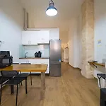 Modern In Carolinas شقة